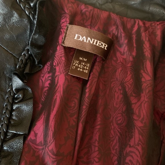 Danier Leather Jacket, black size medium - Picture 6 of 7